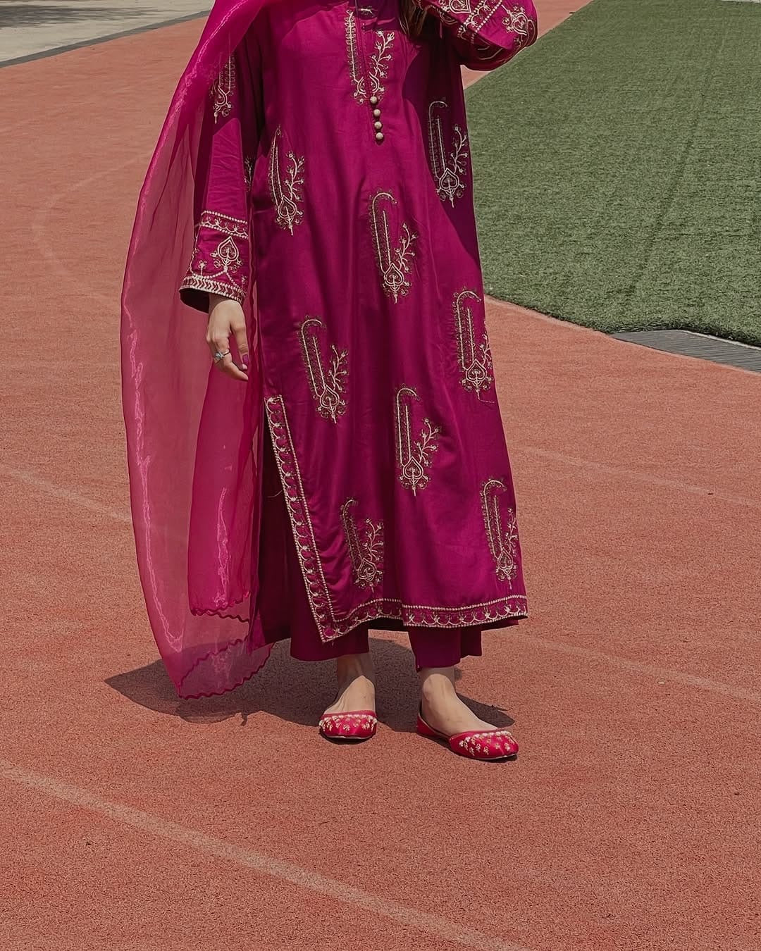 Amber Embroided 2pc